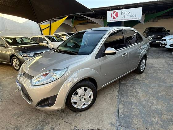FORD FIESTA 1.6 ROCAM SE PLUS SEDAN 8V FLEX 4P MANUAL